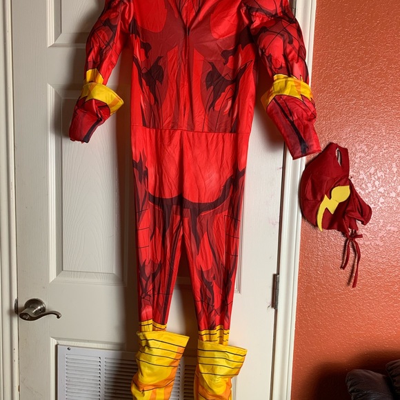 flash costume - Picture 4 of 6